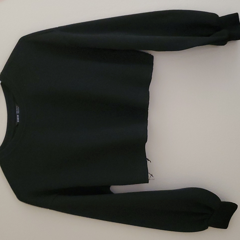 Black Crop cut knit Top